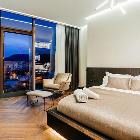 Meta Business Hotel By King David Тбилиси Екстериор снимка